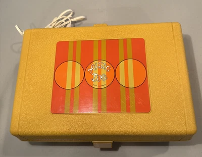 General Electric Music Time Record Player Gremlins Record Books Vol 2 & 5, Works - Image 1 of 4