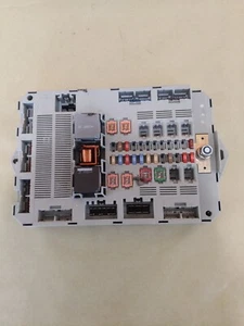 2010 2011 Jaguar XF XFR Rear Trunk Fuse Box Relay Junction Block Module Unit - Picture 1 of 4