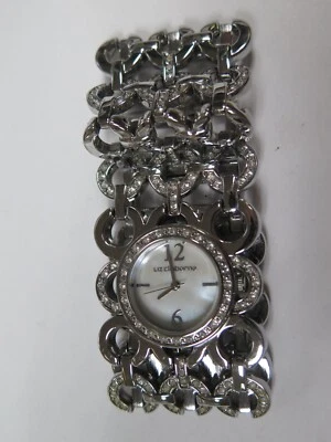 Женские часы Liz Claiborne серебристые на запчасти или для ремонта - Изображение 1 из 4