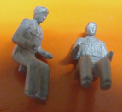 DON MILLS MODELS Dinky Toy Seated Drivers (2) For Military Trucks & Jeeps