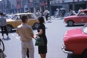Vintage Kodachrome Transparency Slide 1966 Japan Downtown Taxi  - Picture 1 of 1