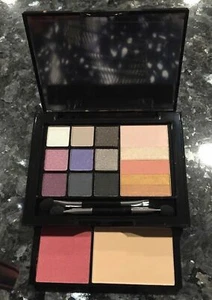 Beauticontrol Pretty Eyeshadow Palette .78 OZ. Multi Function Deluxe Makeup - Picture 1 of 6