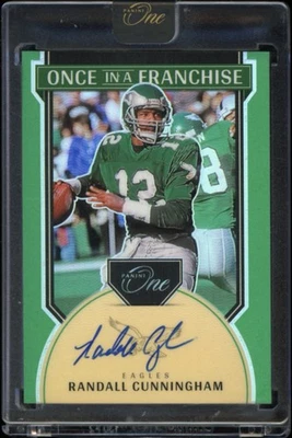 RANDALL CUNNINGHAM 2024 ONE ONCE IN A FRANQUICIA VERDE AUTOMÁTICO 01/40 Eagles Foto 1 de 2