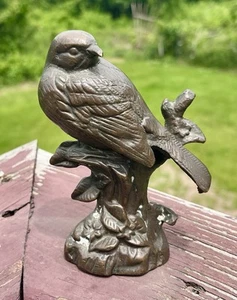 Antique Bronze Detailed Sculpture Sparrow Song Bird On A Branch Lost Wax Method - Picture 1 of 6