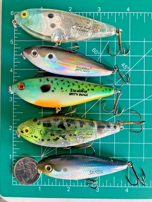 LOTE DE COLECCIÓN 5 SEÑUELOS TOPWATER Excalibur SPIT’N IMAGE BILL DANCE SURFACE Crankbaits en muy buena condición Foto 1 de 4