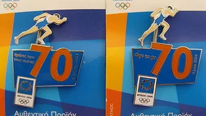 ATHLETICS RUNNER COUNTDOWN 70 DAYS TO GO (Pair)- ATHENS 2004 OLYMPIC MOVING PINS - Picture 1 of 3