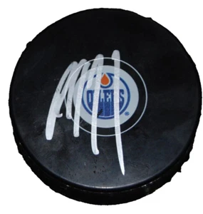 PAUL COFFEY signed (EDMONTON OILERS) hockey puck BECKETT BAS BR67707 - Picture 1 of 2