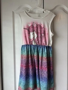 Bekleidungspaket Mädchen 4 Kleider Größe 6 und Größe 7 - Bild 1 von 9