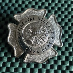 Insignia del Departamento de Bomberos de Continental Village (¿Estado de Nueva York?) - Imagen 1 de 4