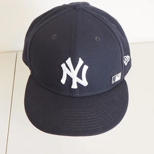 New York Yankees 59Fifty New Era eng anliegende Mütze Größe 8 MLB Pin General Merchandise - Bild 1 von 9