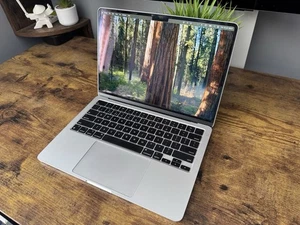 NEXT DAY DELIVERY MacBook Air 2022 - 13.6 - M2 - 24GB RAM - 256GB SSD - Silver - Afbeelding 1 van 8