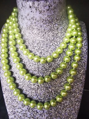 Perlenkette Muschelkern  pastell lindgrün superschöner Farbton! 1m lang 75,6g - Bild 1 von 4