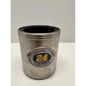 Jeff Gordon # 24 Nascar Racing Champion Metall Hartschalen Dosenhalter Koozie NEU - Bild 1 von 5