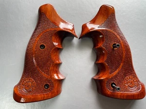New! Prof. Target Grips for Taurus Medium/Large Fame .357 M44 65 607 608 #No1 - Picture 1 of 7
