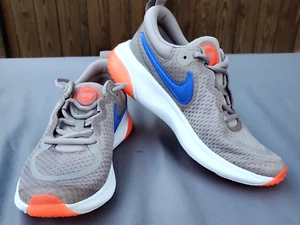 NEU Nike Project Pod (GS) Enigma Stone/Blau Kinder Laufschuhe - Gr. 4Y CQ4397-004 - Bild 1 von 12