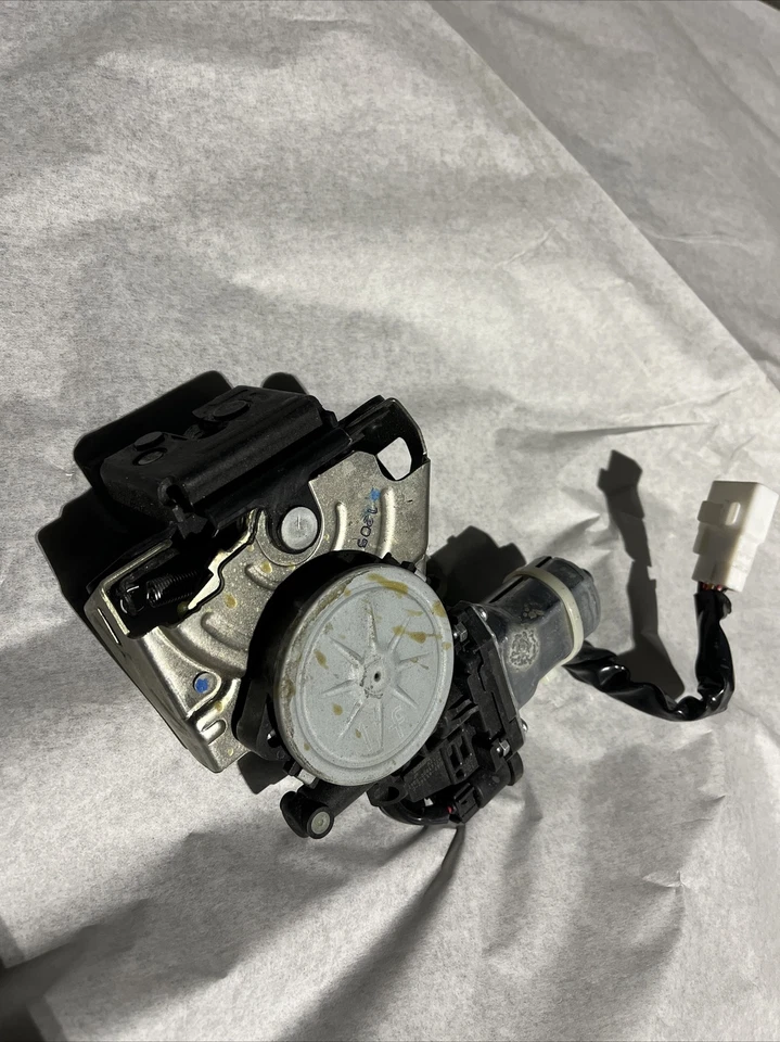 Toyota Sienna 2012 pestillo del portón trasero Foto 1 de 3