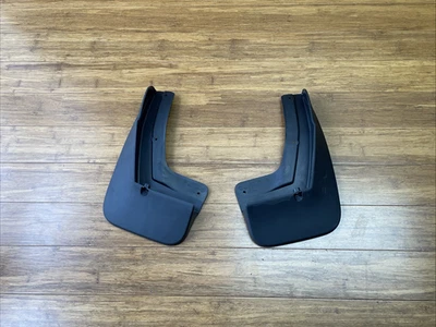 Juego de 2 protectores contra salpicaduras traseros izquierdo y derecho Volkswagen Tiguan 2018-2024 OEM Foto 1 de 4
