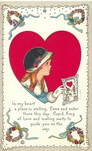 Geprägte Valentinstag Postkarte Mädchen im Herzen Vignette Stecher 515 B Amor König - Bild 1 von 2
