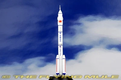 Dragon Models 1:400 Long March 2F Rocket CNSA - Image 1 of 4