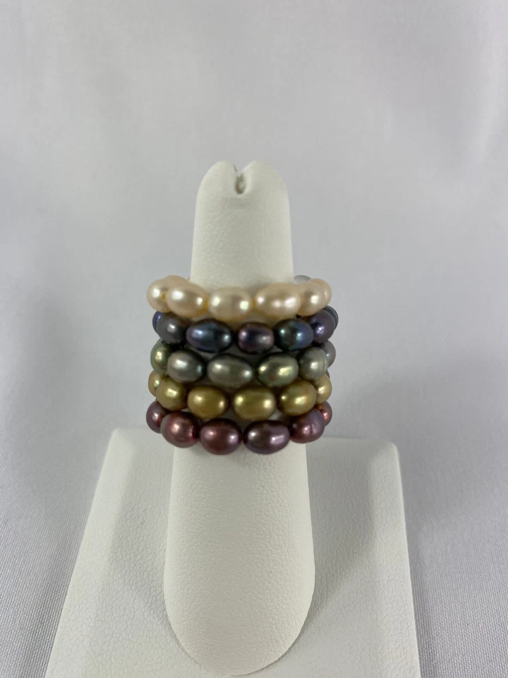 Juego de anillos de perlas cultivadas, 5 anillos púrpura, azul, verde, dorado, crema talla 8-9 Foto 1 de 4