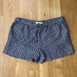 10 Crosby Derek Lam 100% Silk Diamond Print Geometric Shorts Size Small - Picture 1 of 5