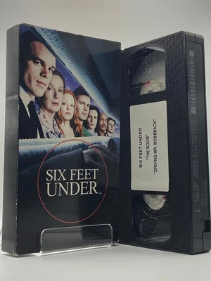 Six Feet Under VHS – FYC Promo S2 – Gatefold, 2 Episodes, HBO Awards Screener - Imagem 1 de 4