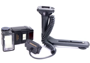 Quantaray QTB-7500A Flash AF Nikon with Dedicated Off Camera Cord/bracket Works - Picture 1 of 6