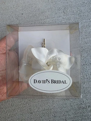 David’s Bridal Ivory Flower Hair Clip with Crystal Accents – Worn Once –... - Image 1 of 4