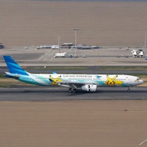 1:400 JC Wings Garuda Indonesia A330-300 Airplane Diecast Aircraft Plane Model - Picture 1 of 1