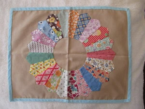 Vintage linen hand made placemat table decor Dresden quilt pattern - Picture 1 of 10