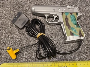 SONY PLAYSTATION 1 PS1 PS2 LIGHT GUN PISTOL Silver Game Controller Blaster G-Con - Picture 1 of 2