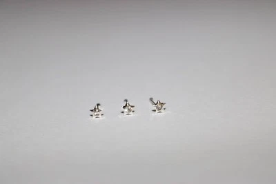 Argento Sterling 925 Stern Zirconia Naso Cristallo Borchie Star Narice Pin Set - Immagine 1 di 2