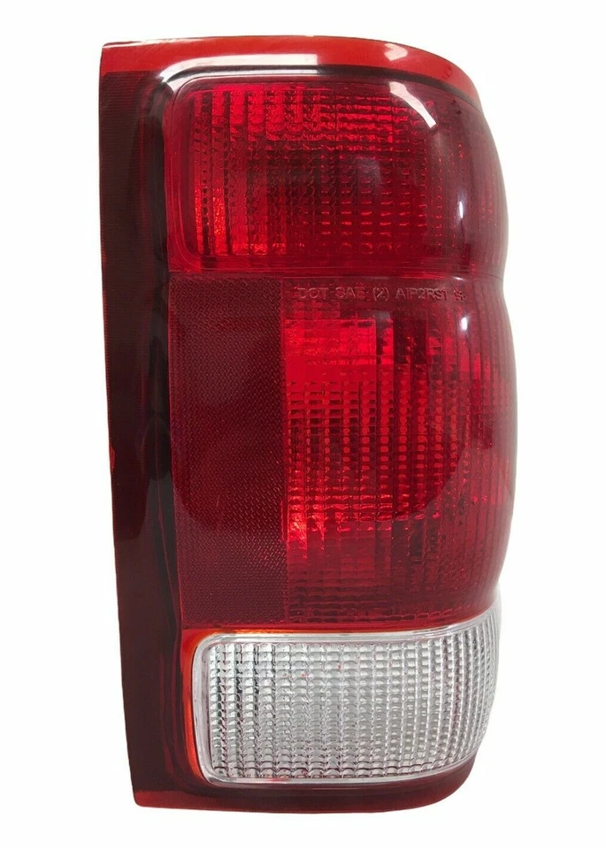 TYC | Conjunto de luz trasera derecha | 11-5075-91 para Ford Ranger 2000 #8762 Foto 1 de 4