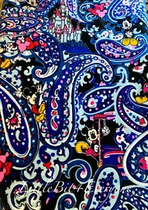 NUEVO CON ETIQUETAS Vera Bradley Disney Parks Mickey Mouse Caprichosa Paisley Manta 72x50 - Imagen 1 de 7