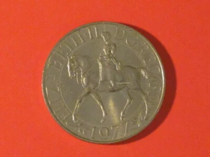 1977 25 New Pence Coin - Great Britain KM# 920 (Lot 2) - Picture 1 of 8