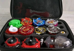 Verschiedene Menge 6 Beyblade Bay Klingen Werfer & Teile mit weicher schwarzer Tragetasche - Bild 1 von 10