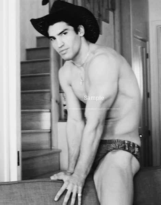 Foto encontrada vintage de hombre guapo de interés gay - Imagen 1 de 1