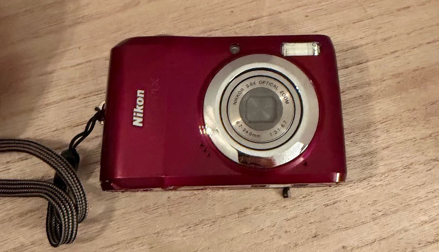 Preços baixos em Nikon COOLPIX Nikon Coolpix L20 Câmeras Digitais