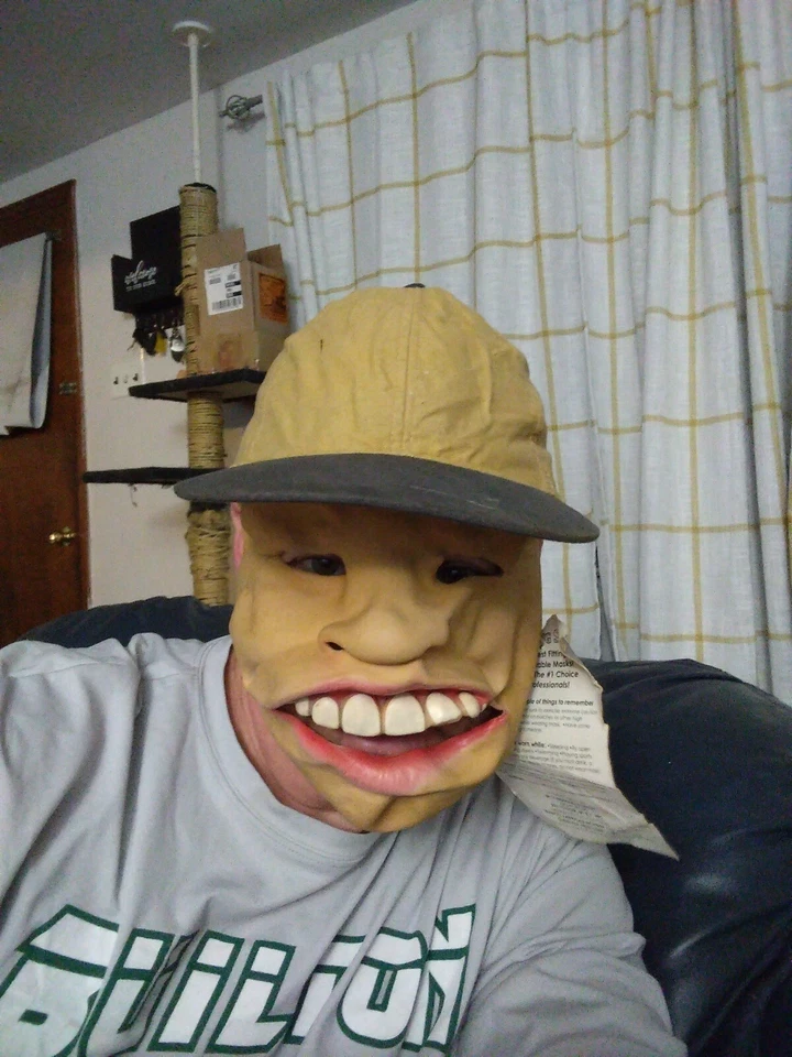 Fee Ling Yu Goofy Franco American Novelty Mask Halloween mask hat with tag  - Image 1 of 4