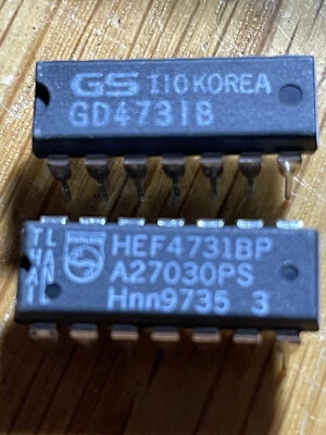 Lote de ocho (8) registros de cambio estático cuádruples de 4 bits HEF4731BPN, 14 PDIP Foto 1 de 2