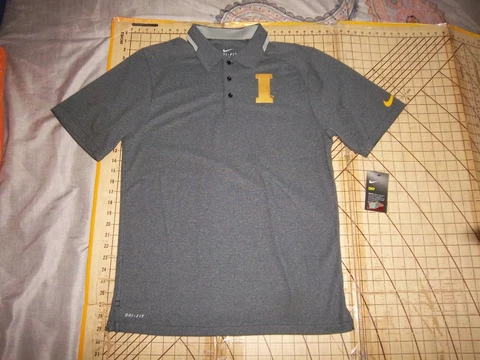 MENS SMALL GRAY NIKE NCAA IDAHO VANDALS POLO SHIRT - NWT Cover