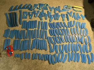 Gran Lote 160 piezas TOMY Thomas Trackmaster Tren Pista Plástico Azul - Imagen 1 de 7