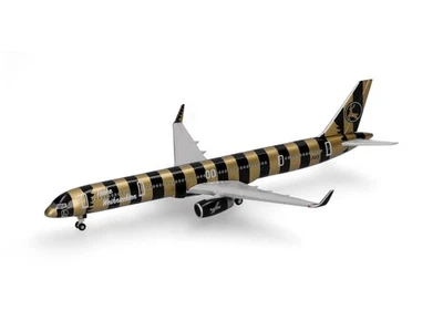 Herpa Wings 538671 | Christmas 2025 | Boeing 757-300 | Vixen | 1:500 - Bild 1 von 4