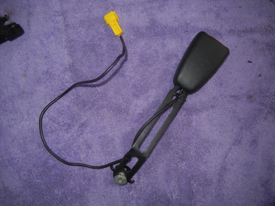 Receptor cinturón de seguridad delantero izquierdo/derecho SAAB 9-5 2006 2002-2009 S1 Foto 1 de 4