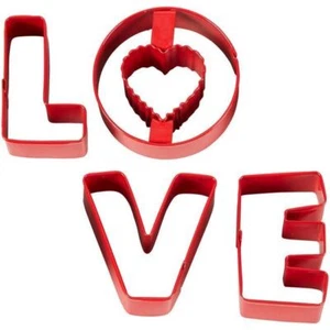 Juego de 4 cortadores de galletas Wilton LOVE de metal rojo para San Valentín - Imagen 1 de 2