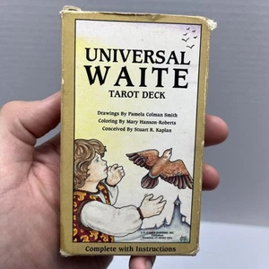 1990 Universal Waite Tarot Deck Queen of Pentacles Printed in Belgium - Bild 1 von 7