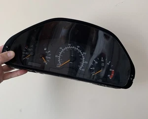 Velocímetro instrumento Mercedes salpicadero W202 clase C Speedo 2025403648 ver foto - Imagen 1 de 5
