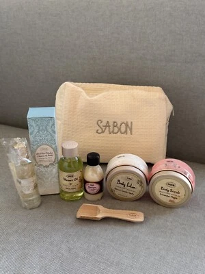 Подарочный набор Sabon 8 шт. с сумкой для туалетных принадлежностей скраб/масло для душа/лосьон для тела/шампунь/спрей - Изображение 1 из 4