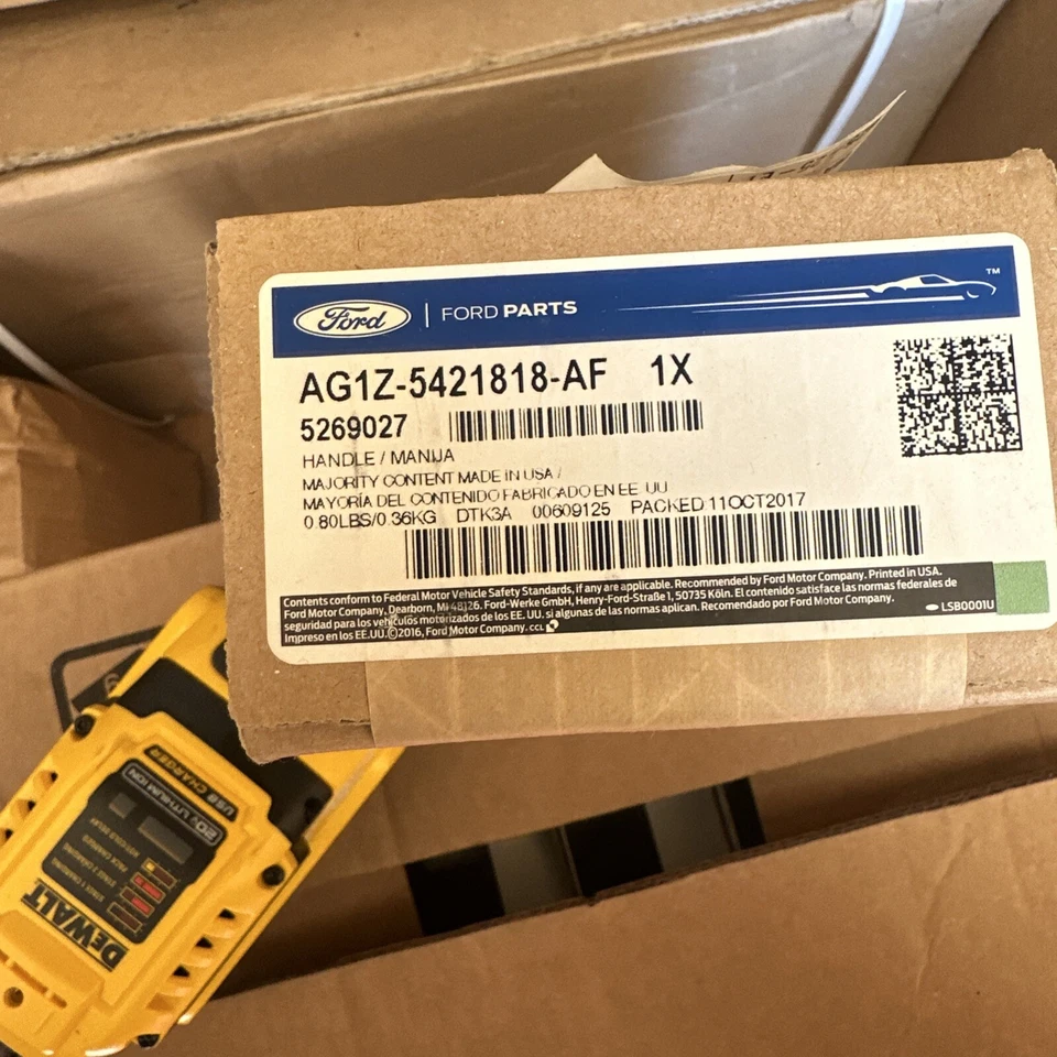 AG1Z-5421818-AF 2013-2015 福特原始设备制造商金牛座内部门把手右  — 第 1/1 张图片