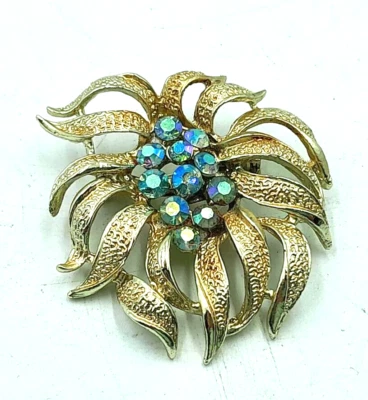 Broche prendedor de racimo de piedra aurora boreal de 1,75" cintas texturizadas tono dorado de colección Foto 1 de 4